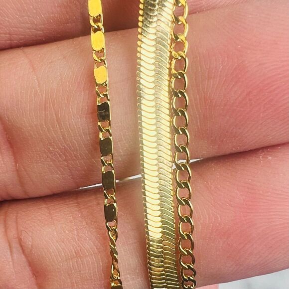 REVOLVE SHASHI Mikaela Multi Layered Necklace in Gold Chain Herringbone & Dainty - Picture 3 of 6